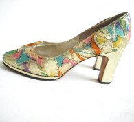 Vintage 1940s Floral Metallic Gold Pumps