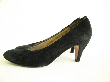 Vintage 1970s Black Suede Salvatore Ferragamo Pump